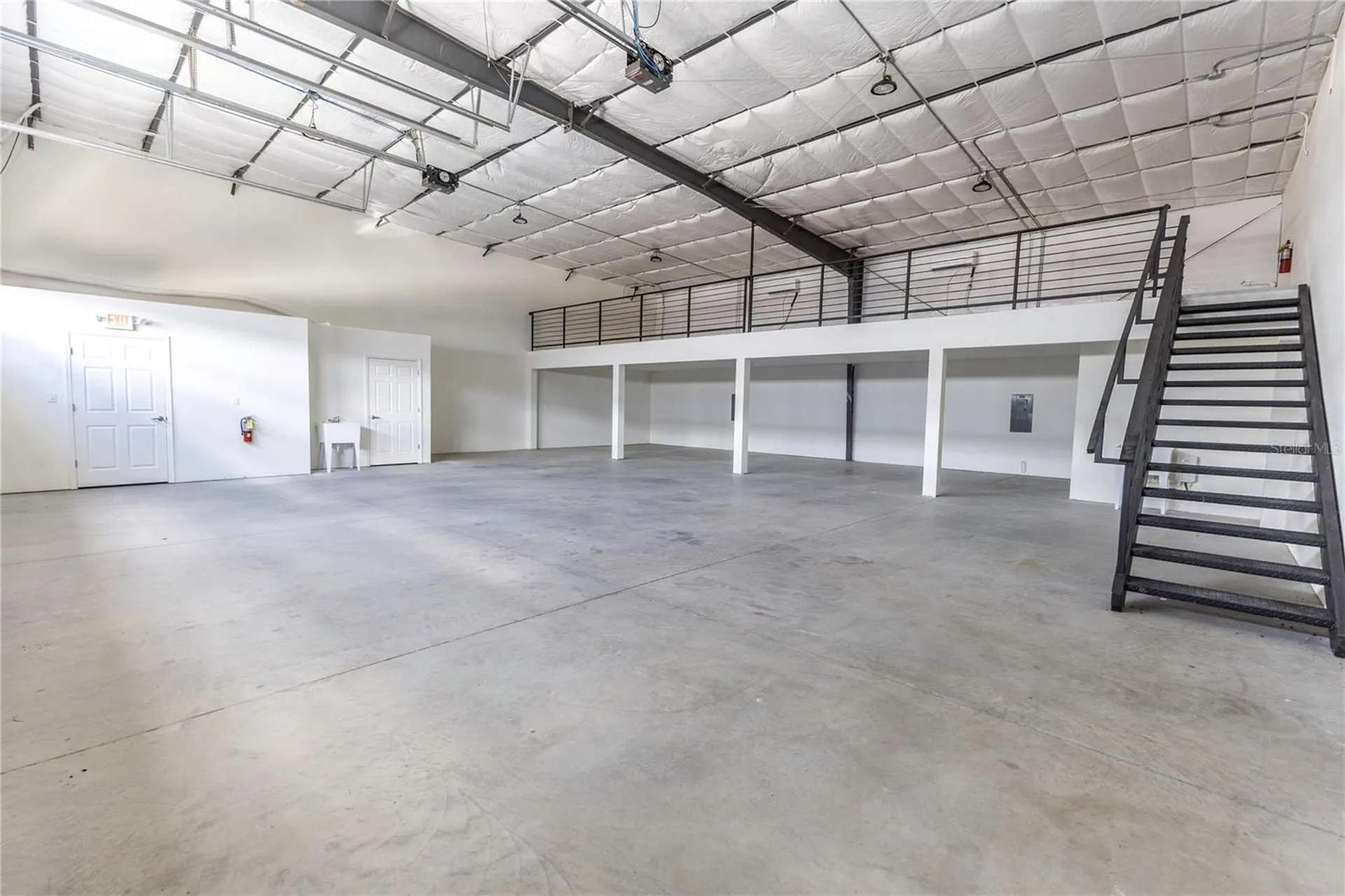 11089 N Us Highway 301 Oxford FL 34484