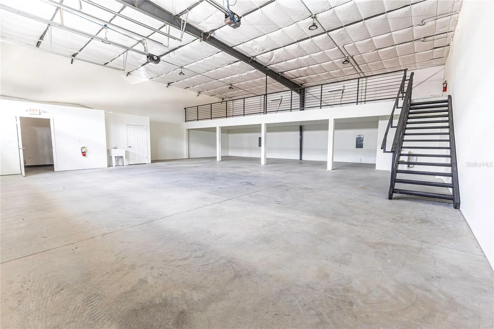 11089 N Us Highway 301 Oxford FL 34484