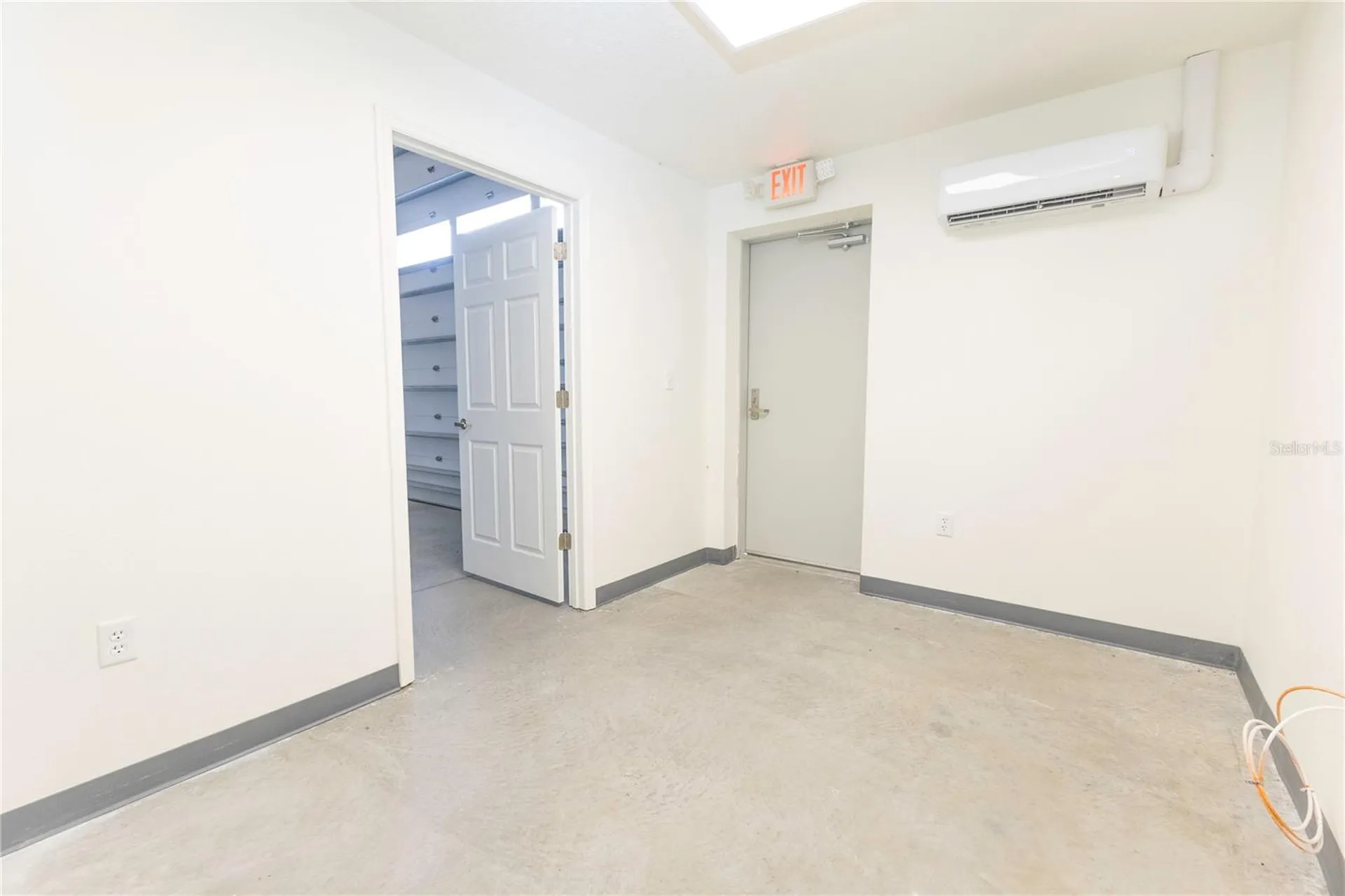 11089 N Us Highway 301 Oxford FL 34484
