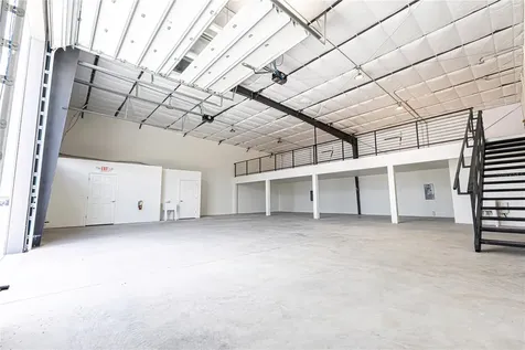 11089 N Us Highway 301 Oxford FL 34484