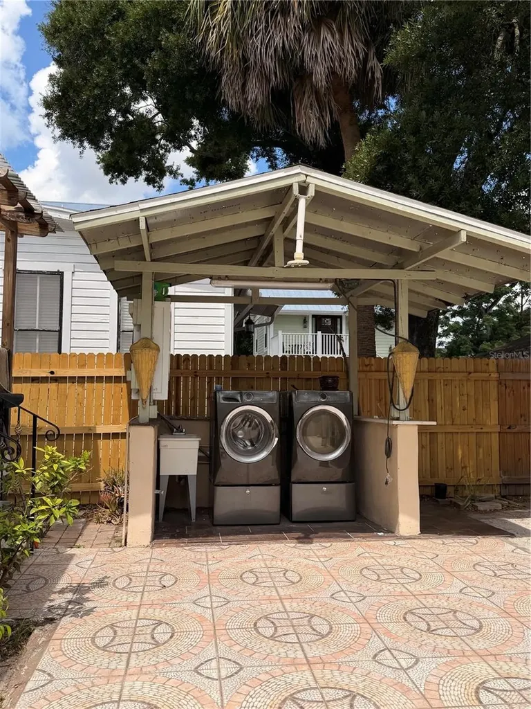 1212 E Columbus Drive Tampa FL 33605