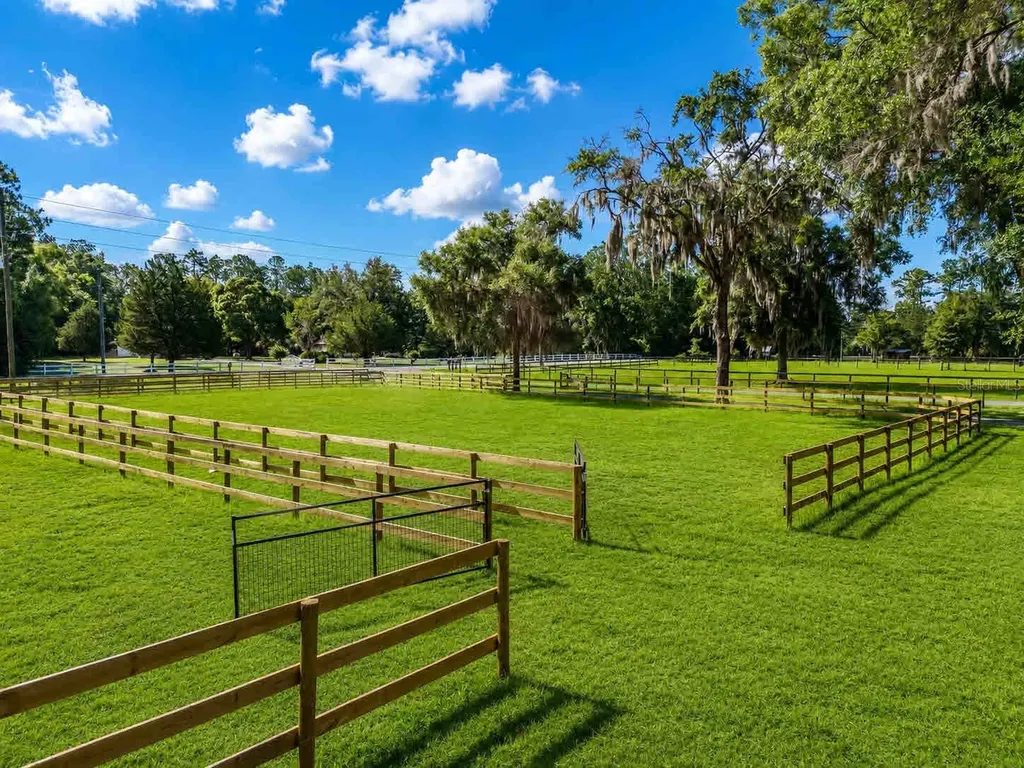 196 NW 100th Avenue Ocala FL 34482