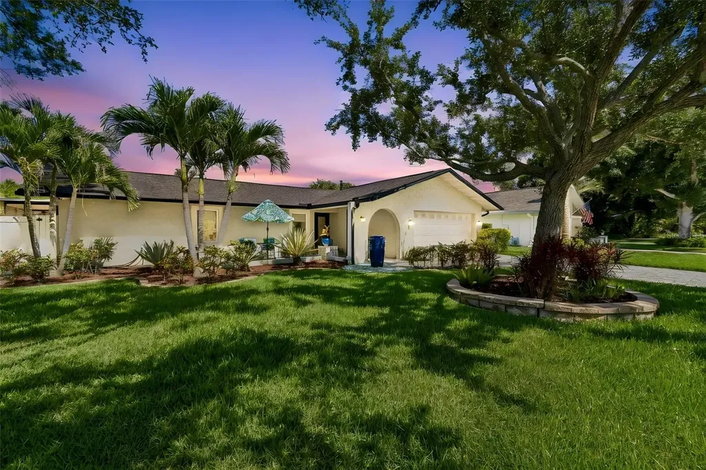 725 Del Oro Drive Safety Harbor FL 34695