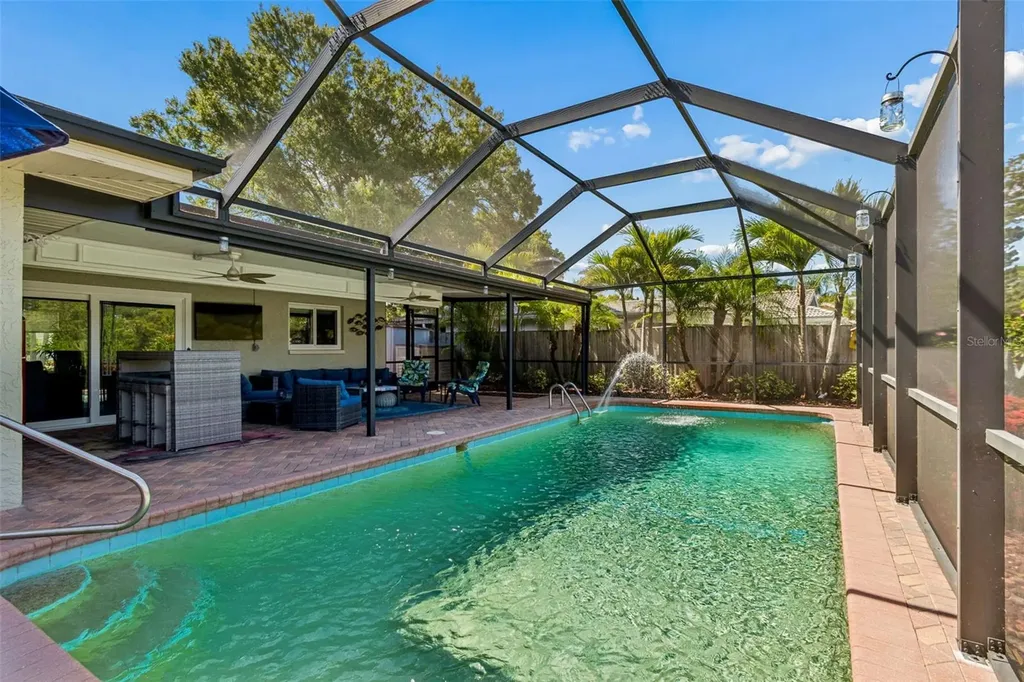 725 Del Oro Drive Safety Harbor FL 34695