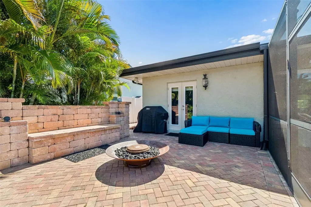 725 Del Oro Drive Safety Harbor FL 34695