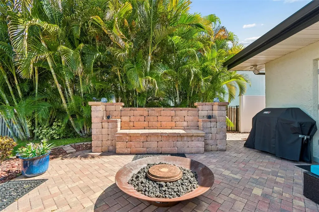 725 Del Oro Drive Safety Harbor FL 34695