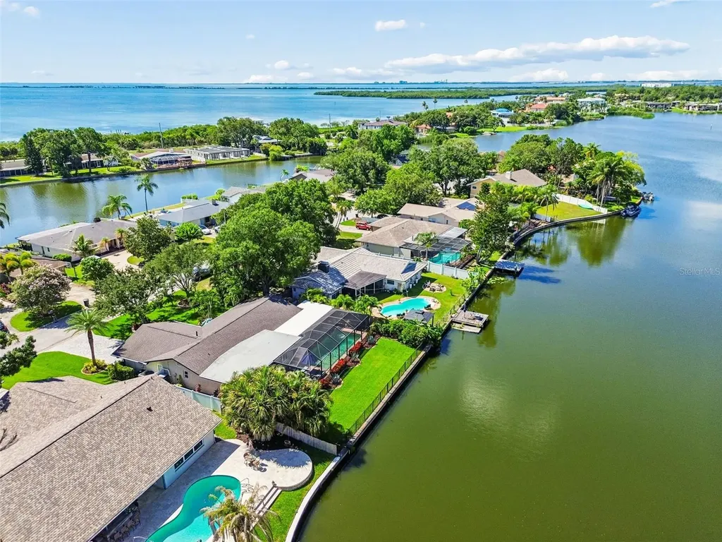 725 Del Oro Drive Safety Harbor FL 34695