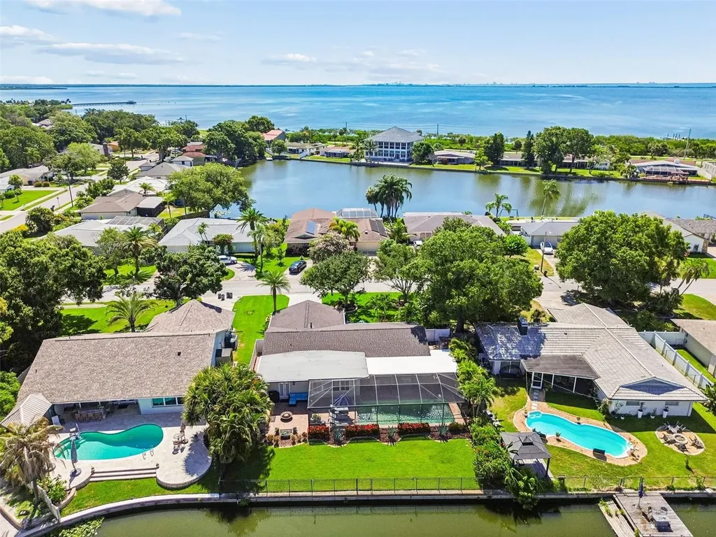 725 Del Oro Drive Safety Harbor FL 34695