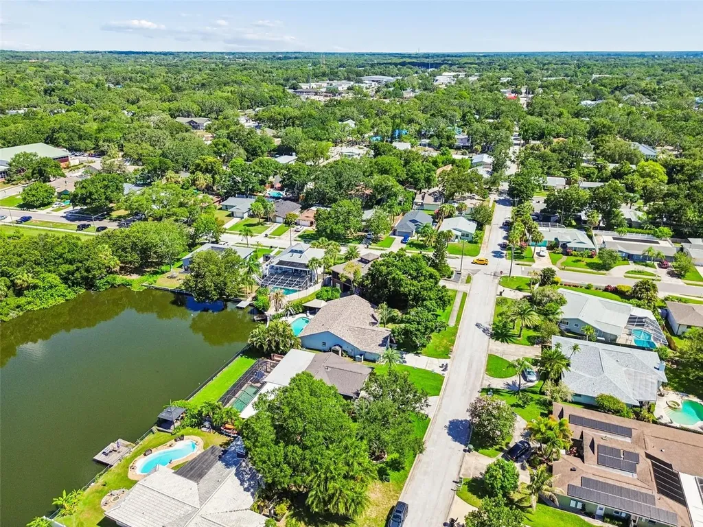 725 Del Oro Drive Safety Harbor FL 34695