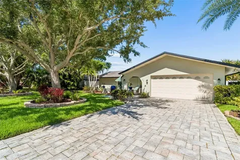 725 Del Oro Drive Safety Harbor FL 34695