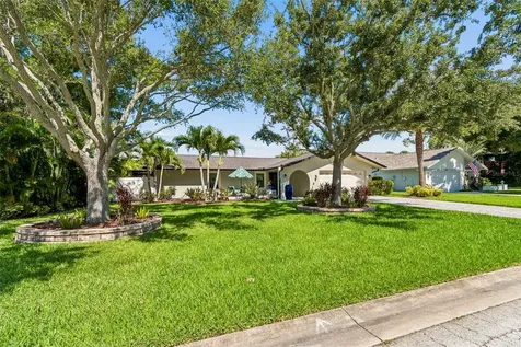 725 Del Oro Drive Safety Harbor FL 34695
