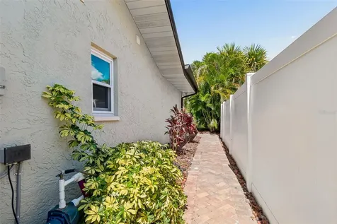 725 Del Oro Drive Safety Harbor FL 34695