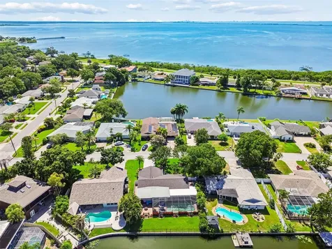 725 Del Oro Drive Safety Harbor FL 34695