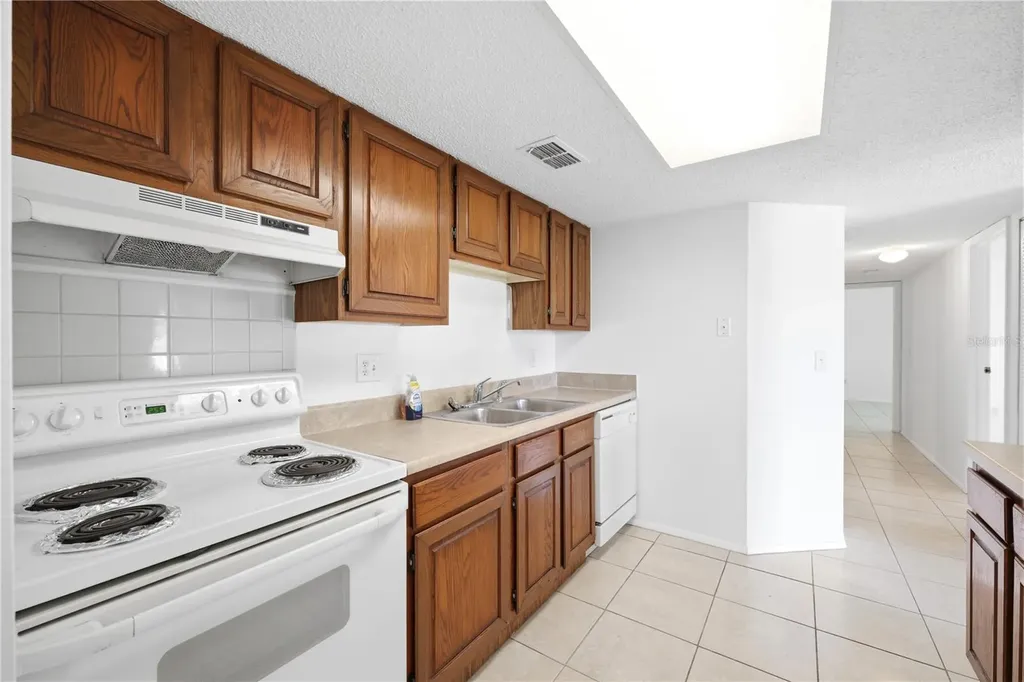 123 Loblolly Court Oldsmar FL 34677