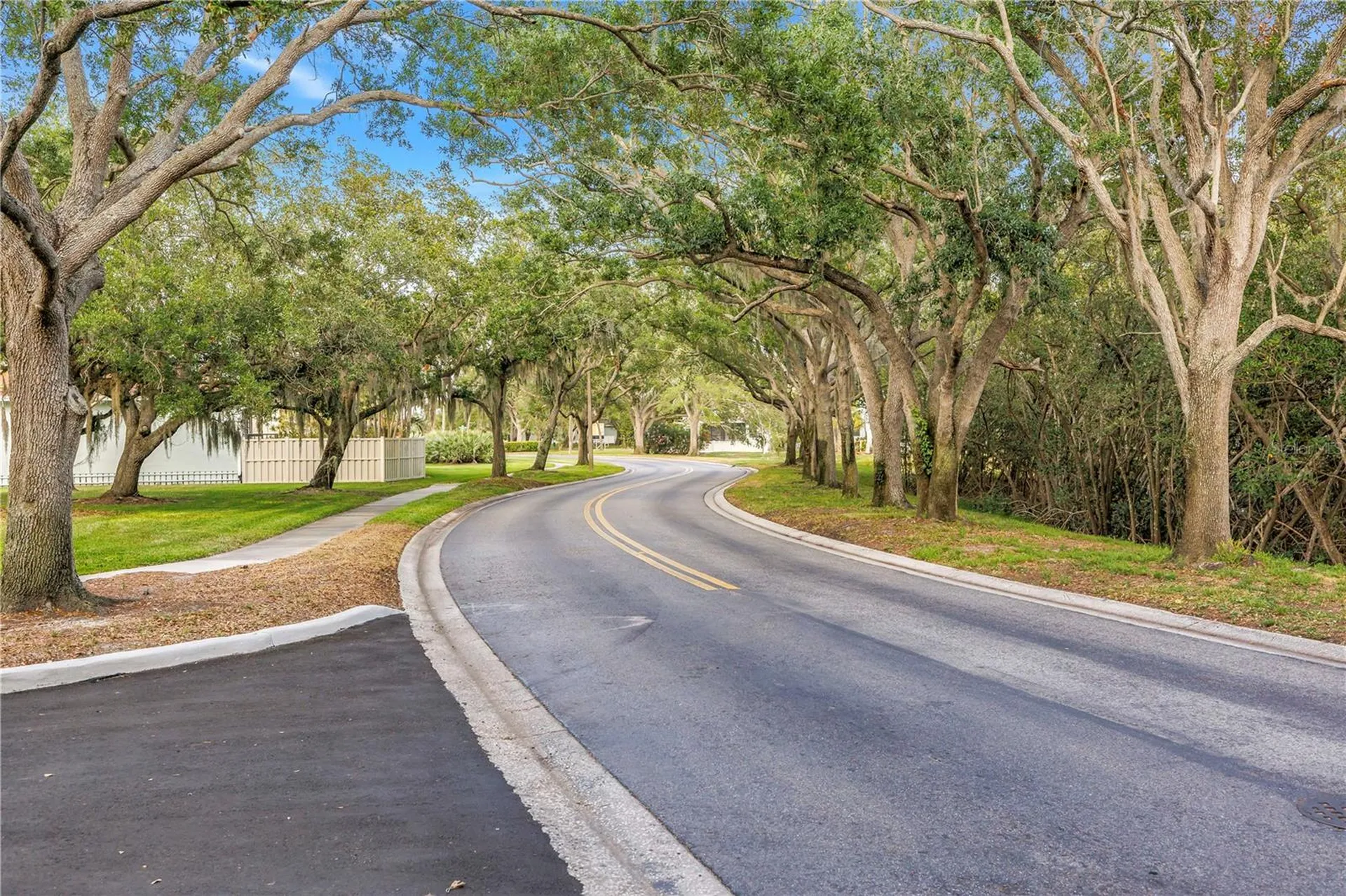 990 San Carlos Court NE St Petersburg FL 33702