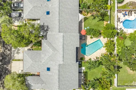 990 San Carlos Court NE St Petersburg FL 33702