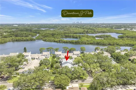 990 San Carlos Court NE St Petersburg FL 33702