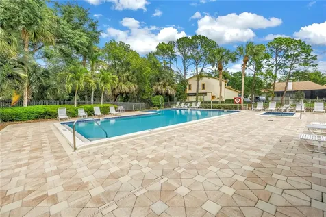 990 San Carlos Court NE St Petersburg FL 33702