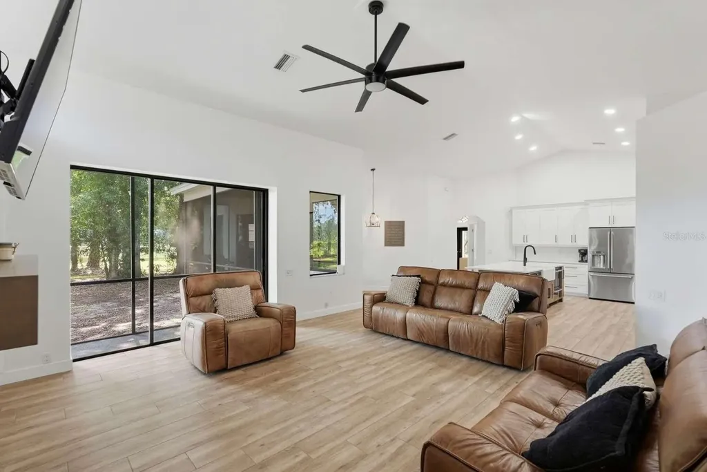 6301 S 86th Avenue N Pinellas Park FL 33782