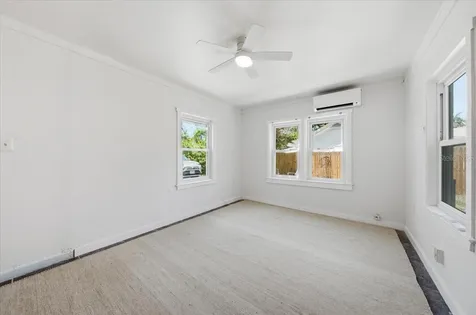 745 Alamanda Way S St Petersburg FL 33705
