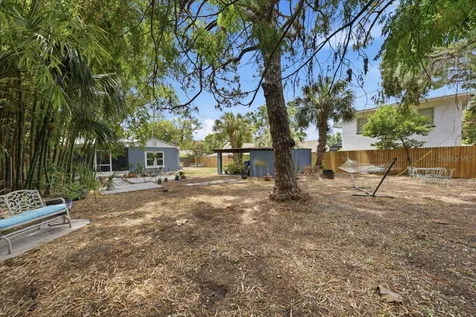 745 Alamanda Way S St Petersburg FL 33705