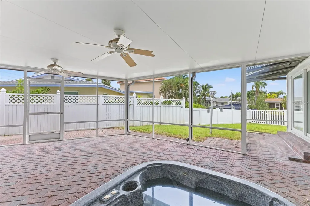 4000 14th Way NE St Petersburg FL 33703