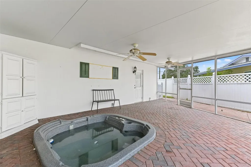 4000 14th Way NE St Petersburg FL 33703