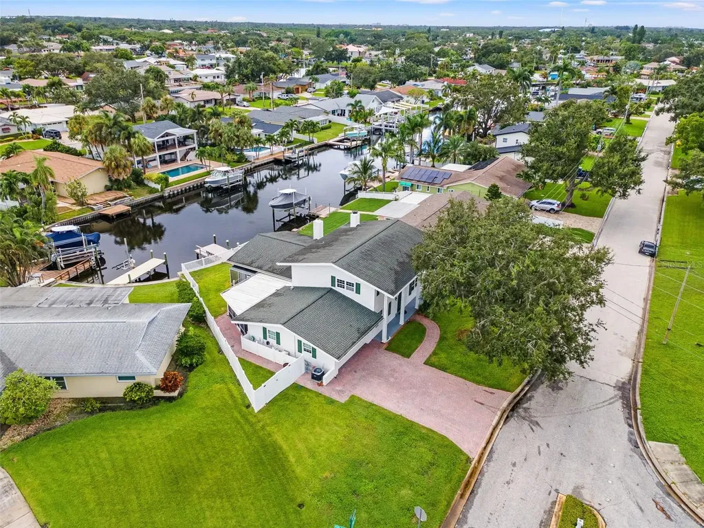 4000 14th Way NE St Petersburg FL 33703
