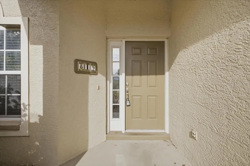 819 Springwood Circle Bradenton FL 34212