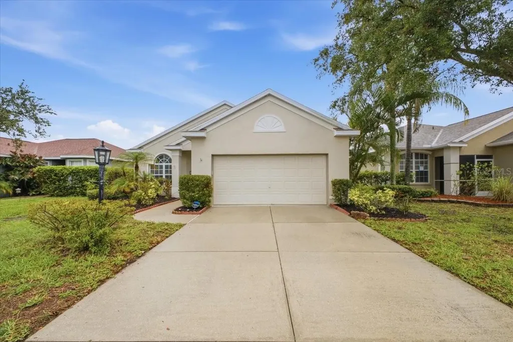 819 Springwood Circle Bradenton FL 34212