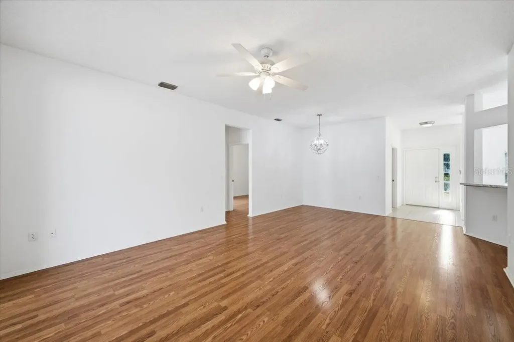 819 Springwood Circle Bradenton FL 34212