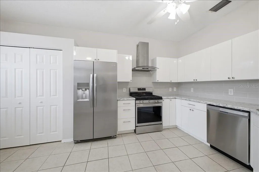 819 Springwood Circle Bradenton FL 34212