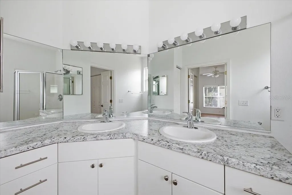 819 Springwood Circle Bradenton FL 34212