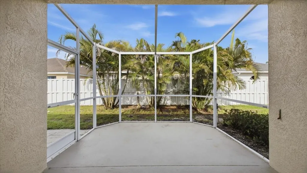 819 Springwood Circle Bradenton FL 34212