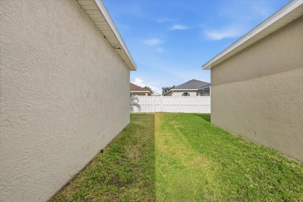 819 Springwood Circle Bradenton FL 34212