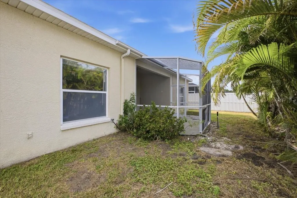 819 Springwood Circle Bradenton FL 34212
