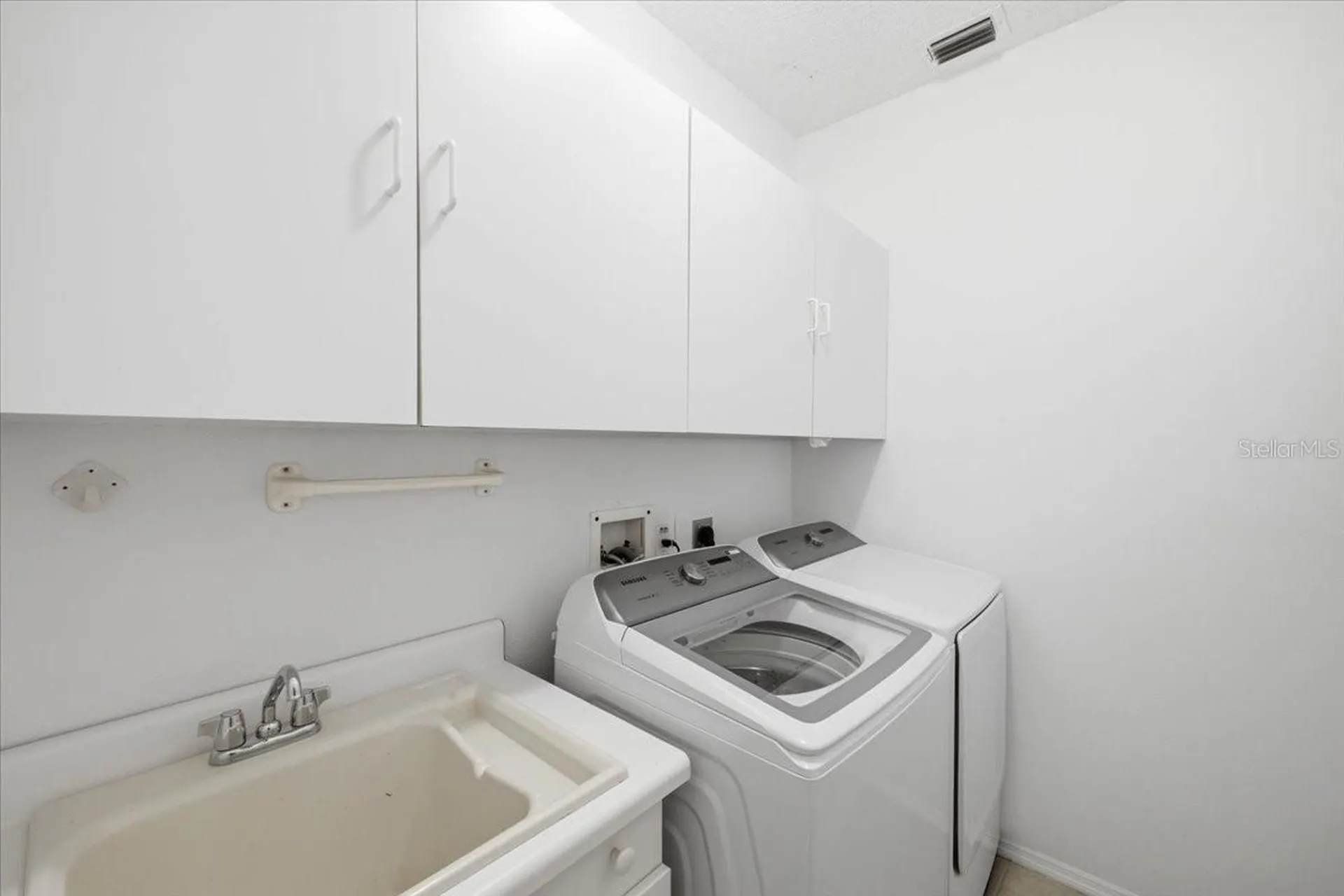 819 Springwood Circle Bradenton FL 34212
