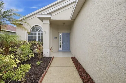 819 Springwood Circle Bradenton FL 34212