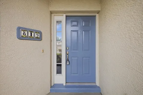 819 Springwood Circle Bradenton FL 34212