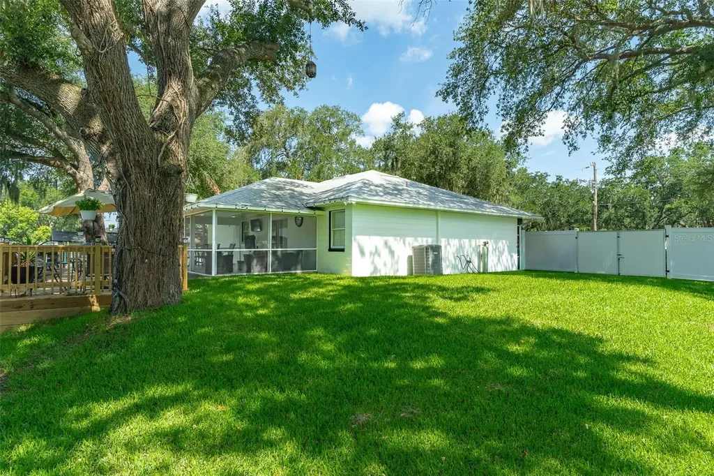 930 Hicks Road Lakeland FL 33813