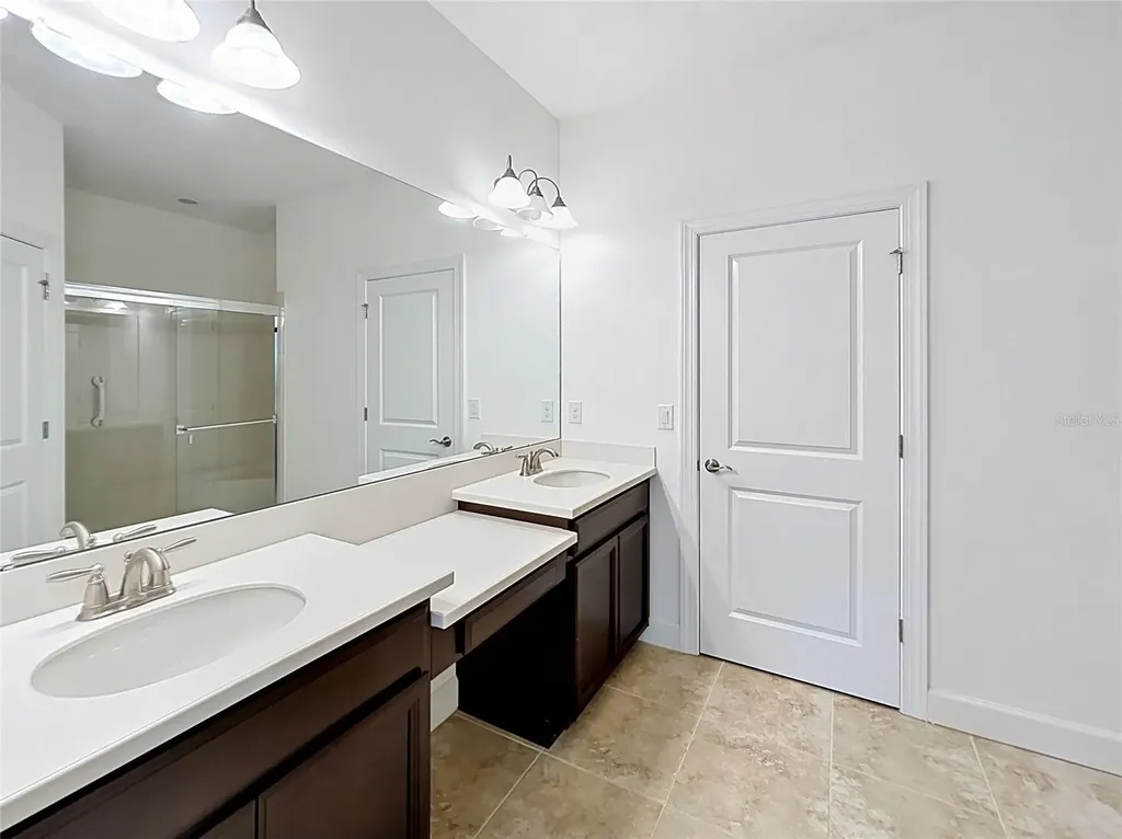 8335 Alberata Vista Drive Tampa FL 33647