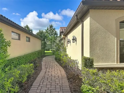 8335 Alberata Vista Drive Tampa FL 33647
