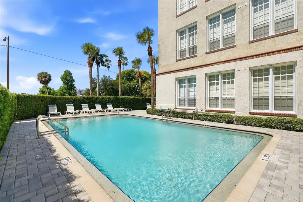 701 Mirror Lake Drive N St Petersburg FL 33701
