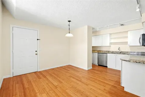 701 Mirror Lake Drive N St Petersburg FL 33701