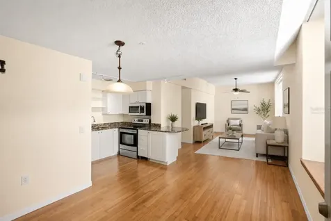 701 Mirror Lake Drive N St Petersburg FL 33701