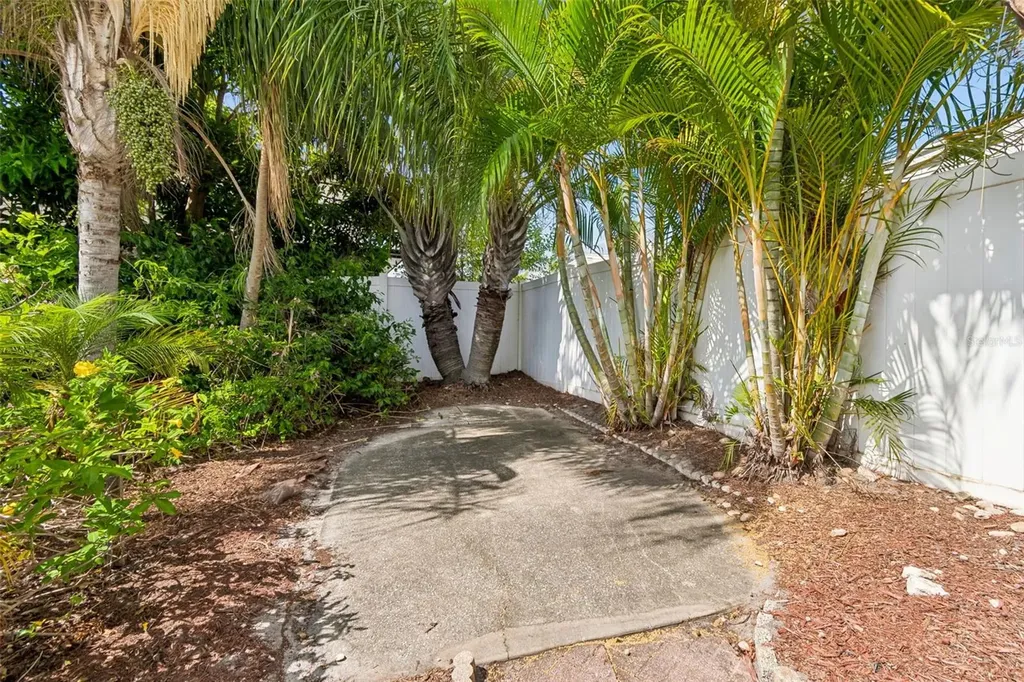 2536 Countryside Pines Drive Clearwater FL 33761