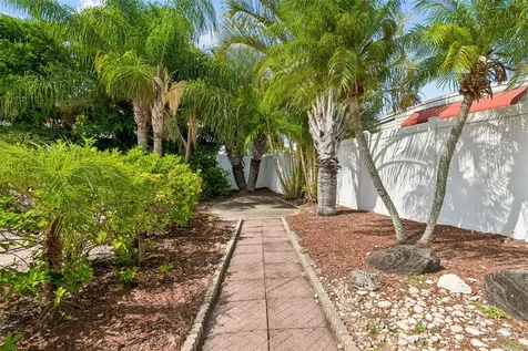 2536 Countryside Pines Drive Clearwater FL 33761