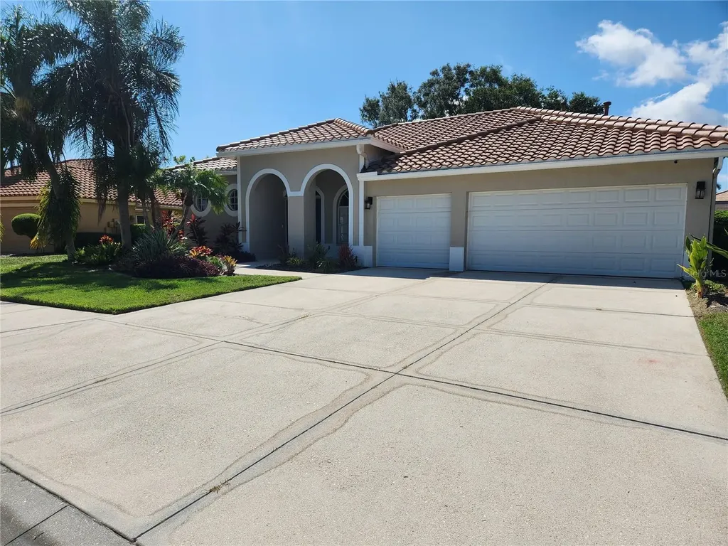 5274 Far Oak Circle Sarasota FL 34238