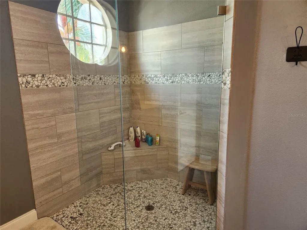5274 Far Oak Circle Sarasota FL 34238