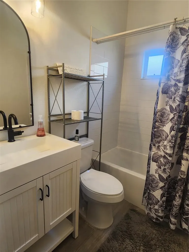 5274 Far Oak Circle Sarasota FL 34238